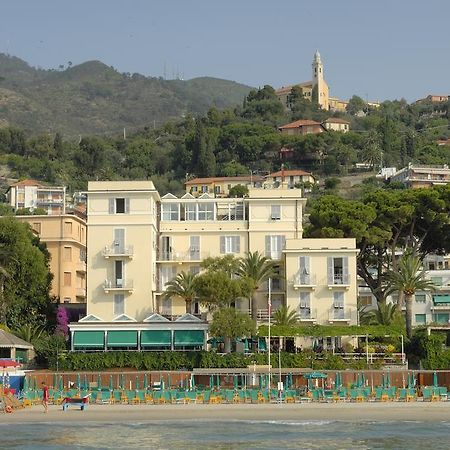 Hotel Beau Sejour Alassio Buitenkant foto
