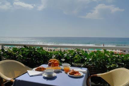 Hotel Beau Sejour Alassio Buitenkant foto